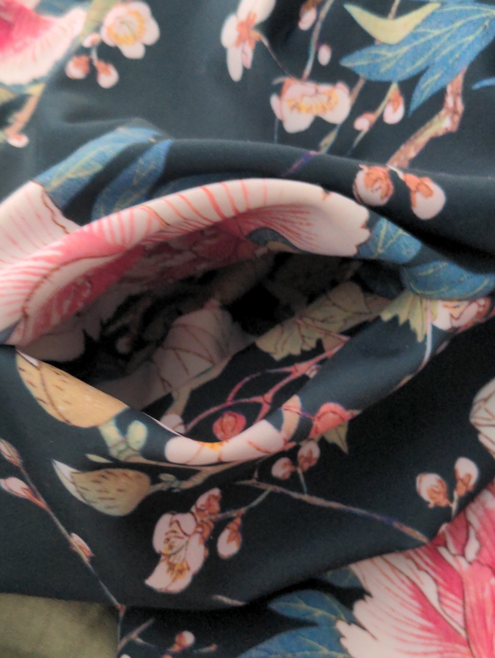🌸Blackmilk Koson Flowers A-Line Midi Skirt🌸 - Picture 3 of 3